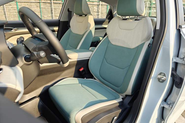 Used Geely Auto Emgrand L HiP 2022 1.5TD-DHT Pro 100KM Super Rui Left Front Seat