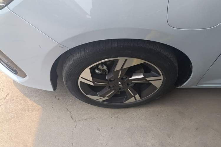 Used Geely Auto Emgrand L HiP 2022 1.5TD-DHT Pro 100KM Super Swift Left Front Wheel Hub