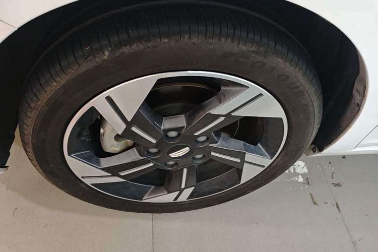 Used Geely Auto Emgrand L HiP 2022 1.5TD-DHT Pro 100KM Super Swift Left Front Wheel Hub