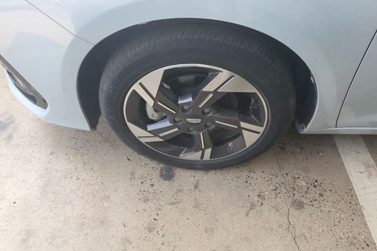 Used Geely Auto Emgrand L HiP 2022 1.5TD-DHT Pro 100KM Super Swift Left Front Wheel Hub