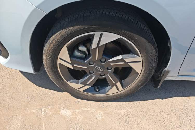 Used Geely Auto Emgrand L HiP 2022 1.5TD-DHT Pro 100KM Super Rui Left Front Wheel Hub
