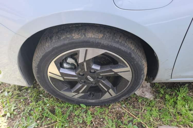 Used Geely Auto Emgrand L HiP 2022 1.5TD-DHT Pro 100KM Super Rui Left Front Wheel Hub