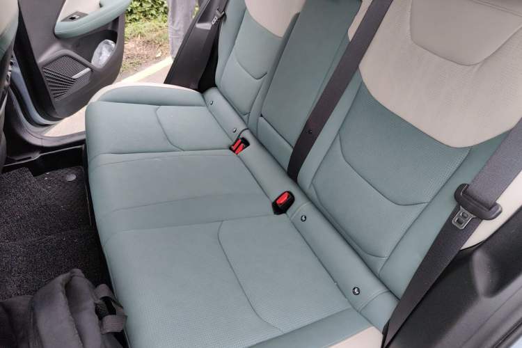 Used Geely Auto Emgrand L HiP 2022 1.5TD-DHT Pro 100KM Super Swift Left Rear Seat
