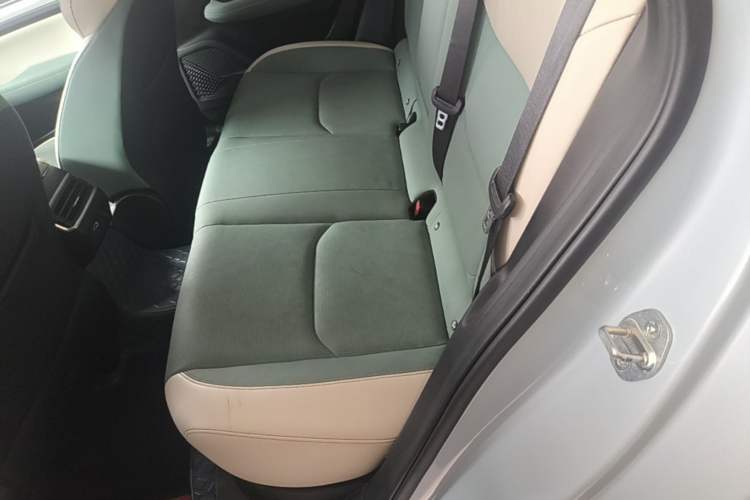 Used Geely Auto Emgrand L HiP 2022 1.5TD-DHT Pro 100KM Super Swift Left Rear Seat