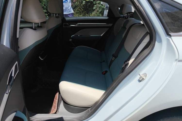 Used Geely Auto Emgrand L HiP 2022 1.5TD-DHT Pro 100KM Super Rui Left Rear Seat