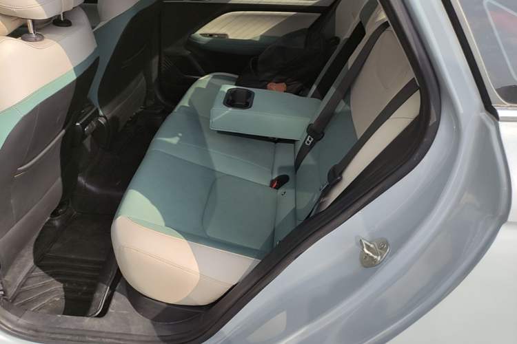 Used Geely Auto Emgrand L HiP 2022 1.5TD-DHT Pro 100KM Super Swift Left Rear Seat