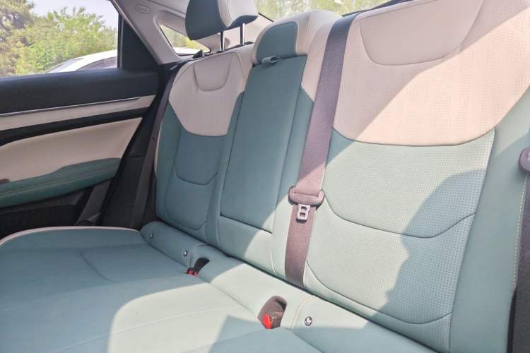 Used Geely Auto Emgrand L HiP 2022 1.5TD-DHT Pro 100KM Super Rui Left Rear Seat