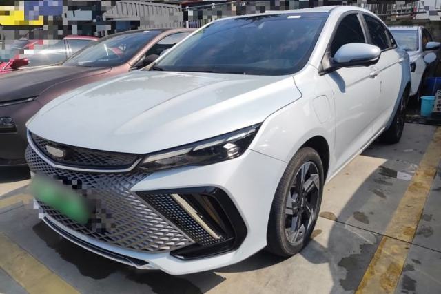 Ojetý Geely Auto Emgrand L HiP 2022 1.5TD-DHT Pro 100KM Super Rui