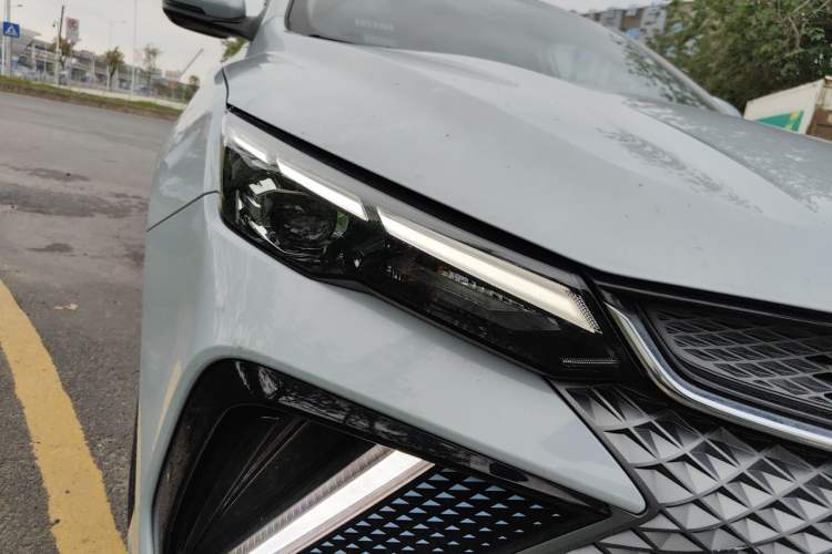 Used Geely Auto Emgrand L HiP 2022 1.5TD-DHT Pro 100KM Super Swift Right Front Headlight