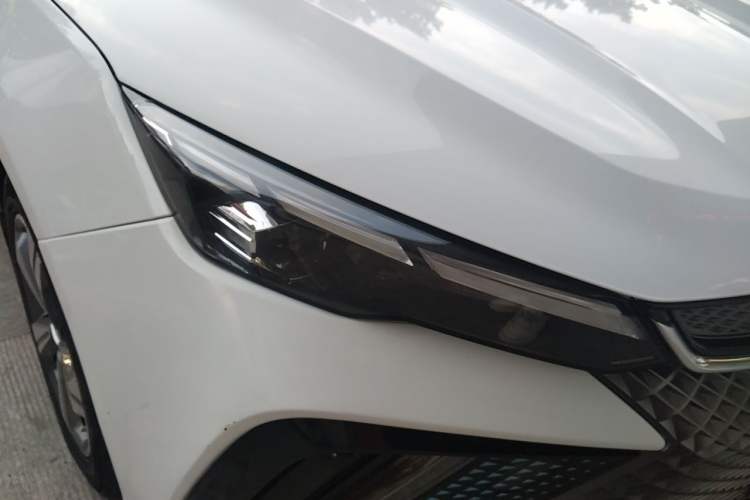 Used Geely Auto Emgrand L HiP 2022 1.5TD-DHT Pro 100KM Super Clean Right Front Headlight