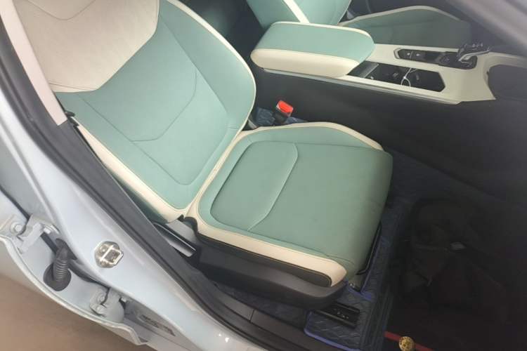 Used Geely Auto Emgrand L HiP 2022 1.5TD-DHT Pro 100KM Super Swift Right Front Seat