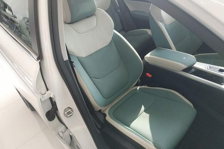 Used Geely Auto Emgrand L HiP 2022 1.5TD-DHT Pro 100KM Super Rui Right Front Seat