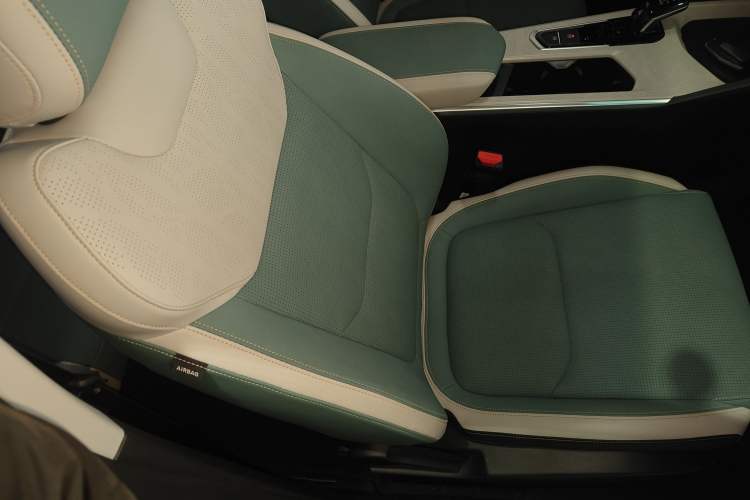 Used Geely Auto Emgrand L HiP 2022 1.5TD-DHT Pro 100KM Super Rui Right Front Seat