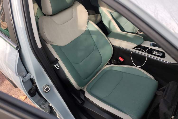 Used Geely Auto Emgrand L HiP 2022 1.5TD-DHT Pro 100KM Super Swift Right Front Seat