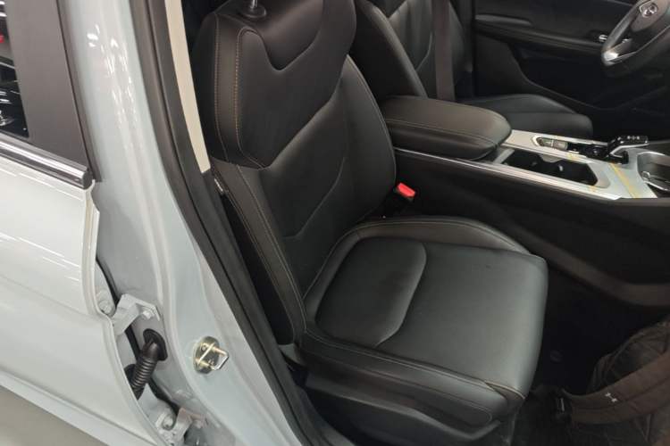 Used Geely Auto Emgrand L HiP 2022 1.5TD-DHT Pro 100KM Super Clean Right Front Seat