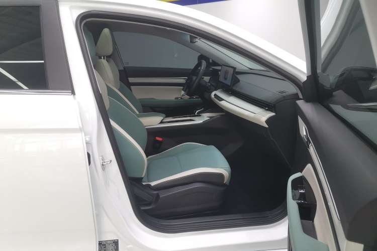 Used Geely Auto Emgrand L HiP 2022 1.5TD-DHT Pro 100KM Super Rui Right Front Seat