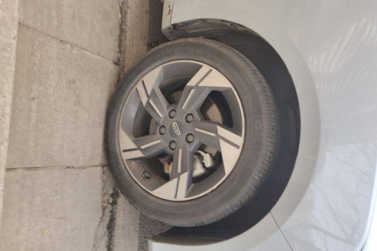 Used Geely Auto Emgrand L HiP 2022 1.5TD-DHT Pro 100KM Super Swift Right Front Wheel Hub