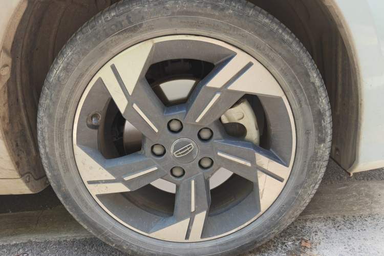 Used Geely Auto Emgrand L HiP 2022 1.5TD-DHT Pro 100KM Super Rui Right Front Wheel Hub