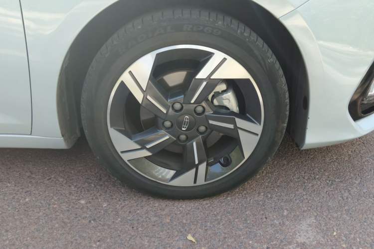 Used Geely Auto Emgrand L HiP 2022 1.5TD-DHT Pro 100KM Super Rui Right Front Wheel Hub