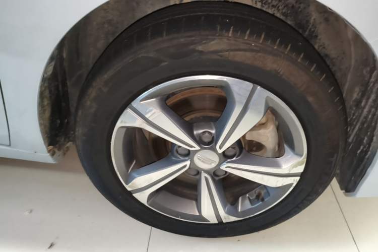 Used Geely Auto Emgrand L HiP 2022 1.5TD-DHT Pro 100KM Super Clean Right Front Wheel Hub