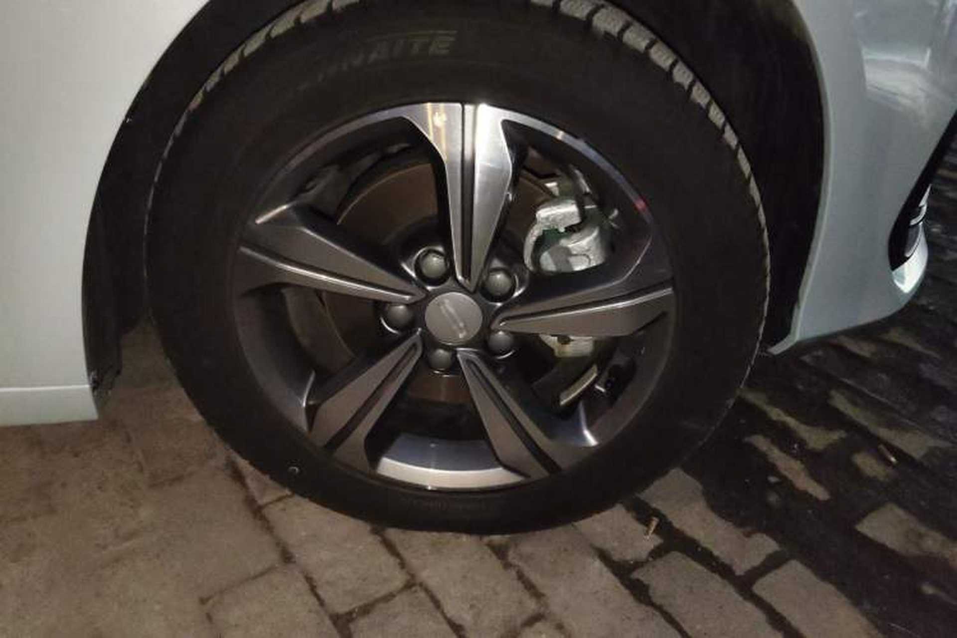 Used Geely Auto Emgrand L HiP 2022 1.5TD-DHT Pro 100KM Super Clean Right Front Wheel Hub