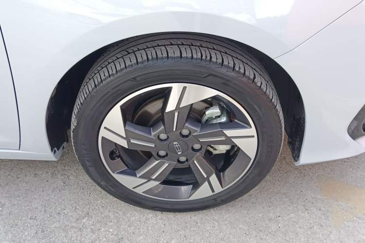 Used Geely Auto Emgrand L HiP 2022 1.5TD-DHT Pro 100KM Super Rui Right Front Wheel Hub