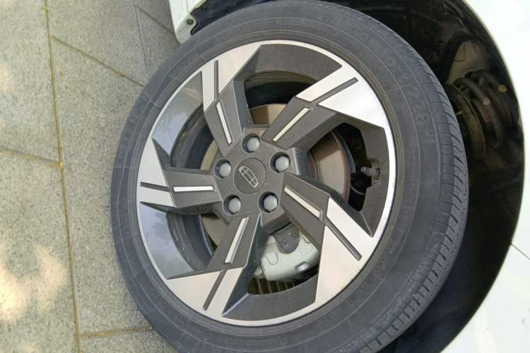 Used Geely Auto Emgrand L HiP 2022 1.5TD-DHT Pro 100KM Super Rui Right Front Wheel Hub