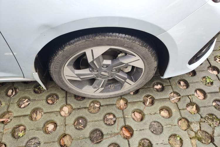Used Geely Auto Emgrand L HiP 2022 1.5TD-DHT Pro 100KM Super Rui Right Front Wheel Hub