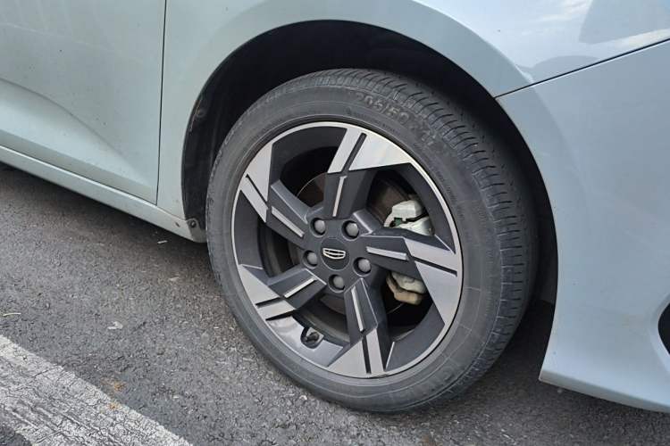 Used Geely Auto Emgrand L HiP 2022 1.5TD-DHT Pro 100KM Super Rui Right Front Wheel Hub