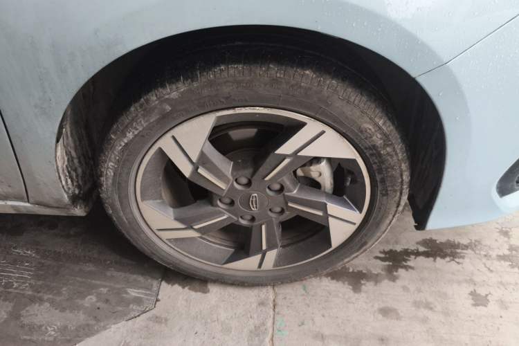 Used Geely Auto Emgrand L HiP 2022 1.5TD-DHT Pro 100KM Super Rui Right Front Wheel Hub