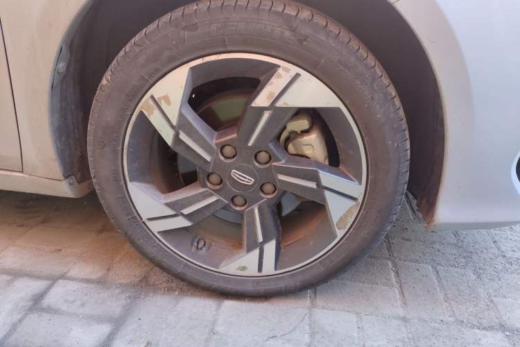 Used Geely Auto Emgrand L HiP 2022 1.5TD-DHT Pro 100KM Super Swift Right Front Wheel Hub