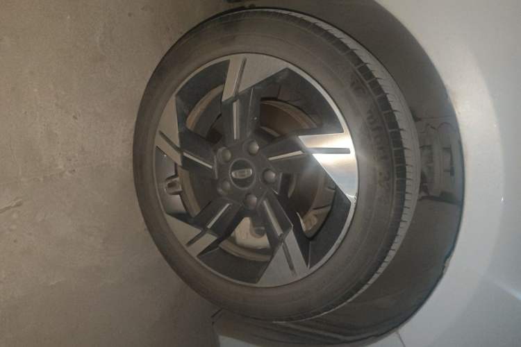 Used Geely Auto Emgrand L HiP 2022 1.5TD-DHT Pro 100KM Super Rui Right Front Wheel Hub