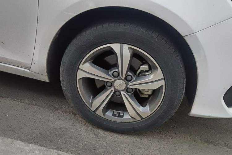 Used Geely Auto Emgrand L HiP 2022 1.5TD-DHT Pro 100KM Super Clean Right Front Wheel Hub