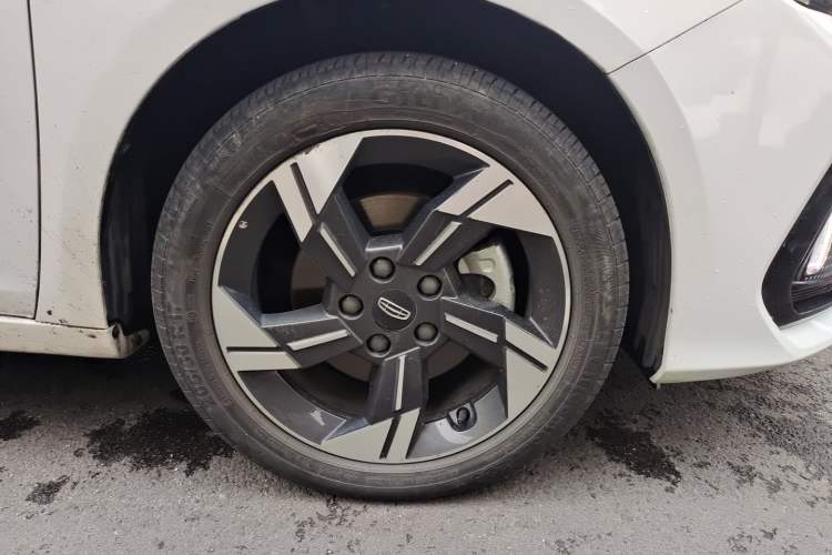 Used Geely Auto Emgrand L HiP 2022 1.5TD-DHT Pro 100KM Super Rui Right Front Wheel Hub