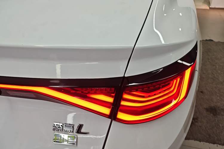 Used Geely Auto Emgrand L HiP 2022 1.5TD-DHT Pro 100KM Super Swift Right Rear Taillight