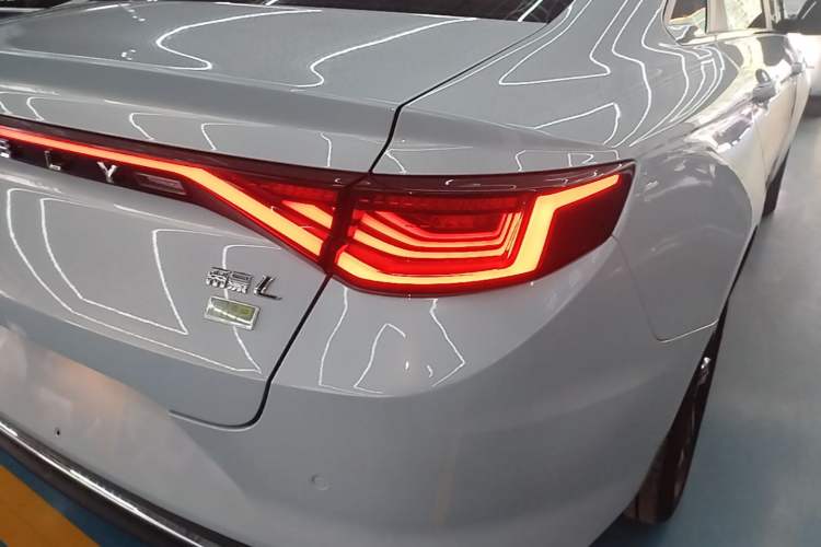 Used Geely Auto Emgrand L HiP 2022 1.5TD-DHT Pro 100KM Super Rui Right Rear Taillight