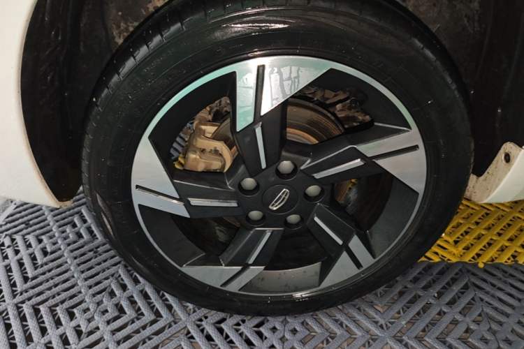 Used Geely Auto Emgrand L HiP 2022 1.5TD-DHT Pro 100KM Super Swift Right Rear Wheel Hub