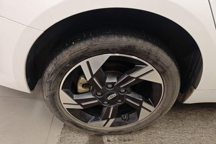 Used Geely Auto Emgrand L HiP 2022 1.5TD-DHT Pro 100KM Super Swift Right Rear Wheel Hub