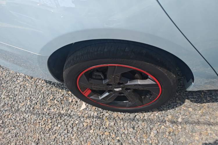 Used Geely Auto Emgrand L HiP 2022 1.5TD-DHT Pro 100KM Super Rui Right Rear Wheel Hub