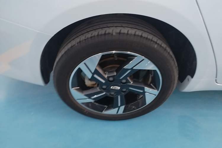 Used Geely Auto Emgrand L HiP 2022 1.5TD-DHT Pro 100KM Super Rui Right Rear Wheel Hub