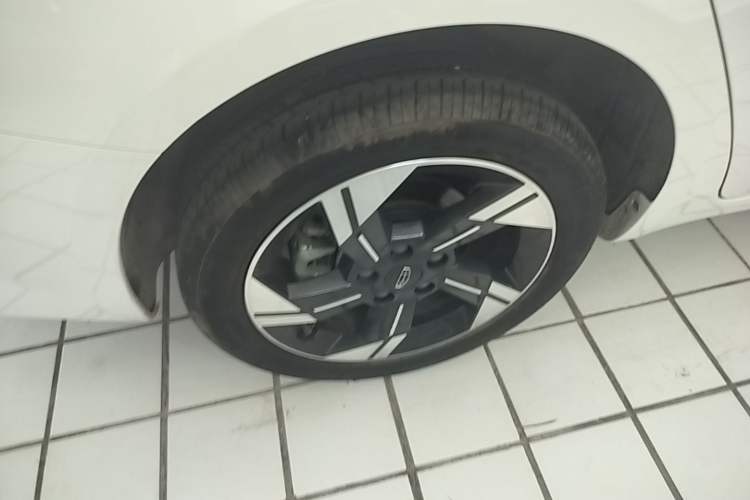 Used Geely Auto Emgrand L HiP 2022 1.5TD-DHT Pro 100KM Super Rui Right Rear Wheel Hub