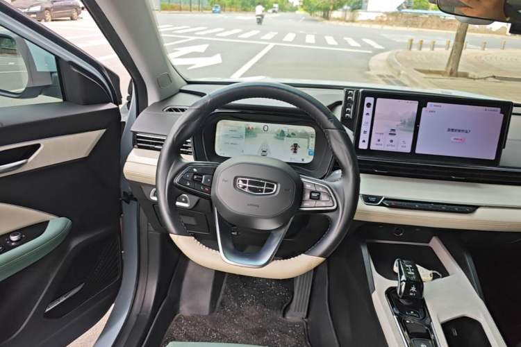 Used Geely Auto Emgrand L HiP 2022 1.5TD-DHT Pro 100KM Super Rui Steering Wheel