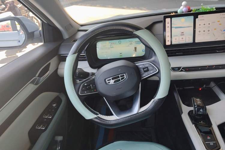 Used Geely Auto Emgrand L HiP 2022 1.5TD-DHT Pro 100KM Super Rui Steering Wheel