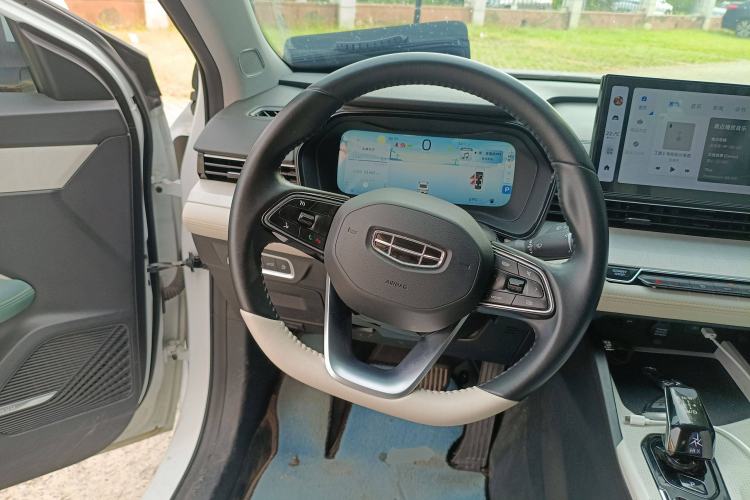 Used Geely Auto Emgrand L HiP 2022 1.5TD-DHT Pro 100KM Super Swift Steering Wheel