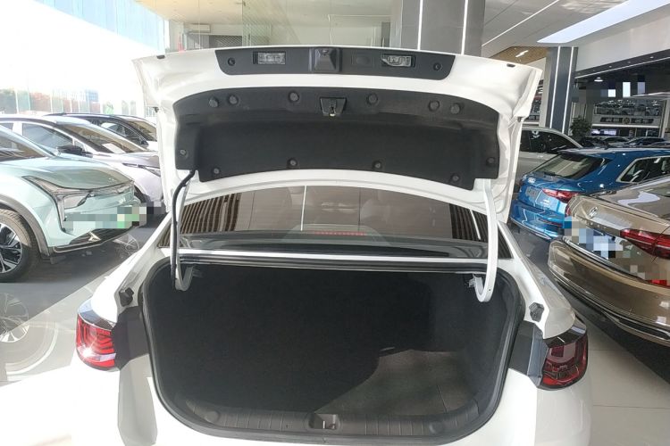 Used Geely Auto Emgrand L HiP 2022 1.5TD-DHT Pro 100KM Super Rui Trunk