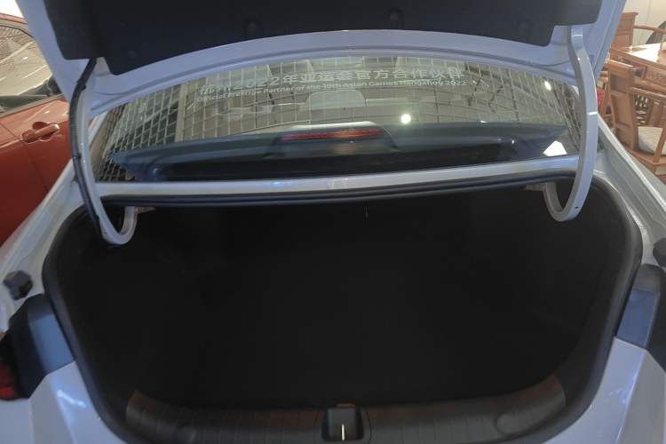 Used Geely Auto Emgrand L HiP 2022 1.5TD-DHT Pro 100KM Super Rui Trunk