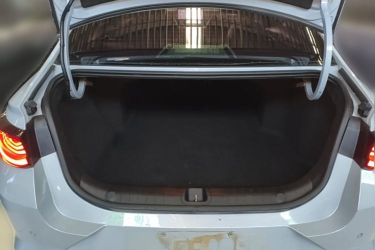 Used Geely Auto Emgrand L HiP 2022 1.5TD-DHT Pro 100KM Super Clean Trunk