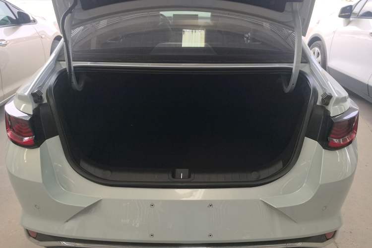 Used Geely Auto Emgrand L HiP 2022 1.5TD-DHT Pro 100KM Super Rui Trunk