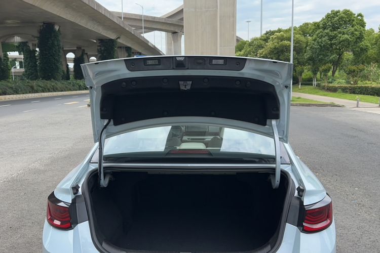 Used Geely Auto Emgrand L HiP 2022 1.5TD-DHT Pro 100KM Super Rui Trunk