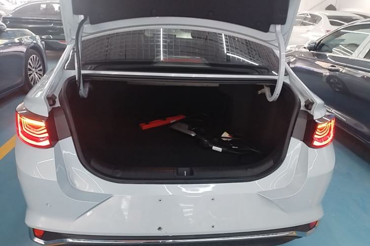 Used Geely Auto Emgrand L HiP 2022 1.5TD-DHT Pro 100KM Super Rui Trunk